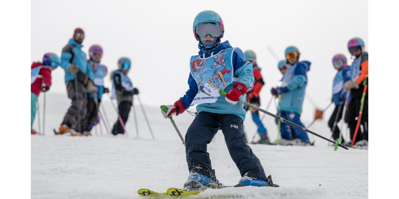 Esport Blanc Escolar: 2.700 alumnes omplen el Pirineu de neu