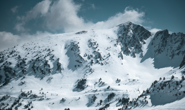 Esquí a Andorra: Aprofita els darrers dies amb gruixos de neu rècord a Grandvalira Resorts